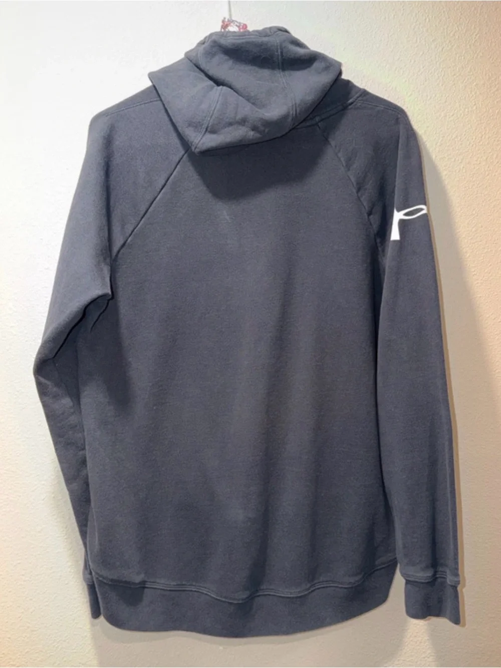 Under Armour Men’s Hoodie - Black with Olive Camo Logo size L